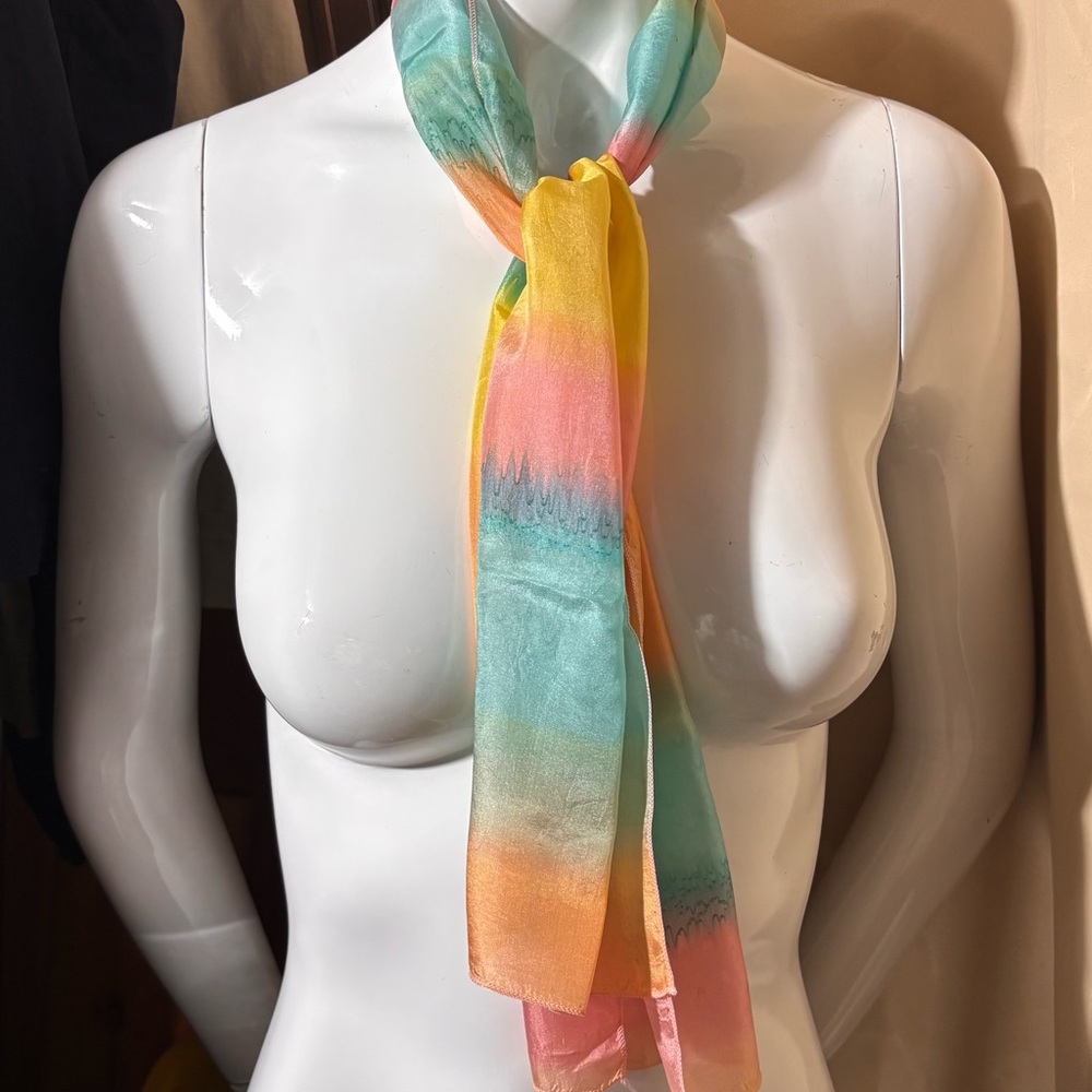 Stunning vintage 100% handpainted silk scarf!